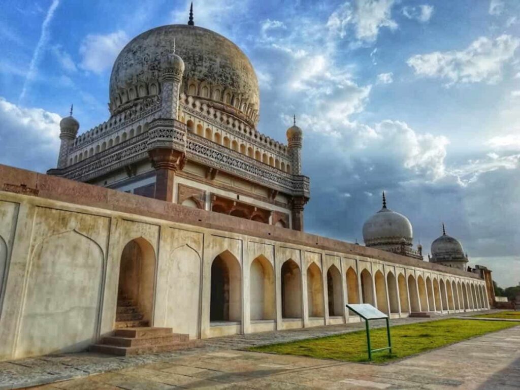 Best Historical Places In Hyderabad