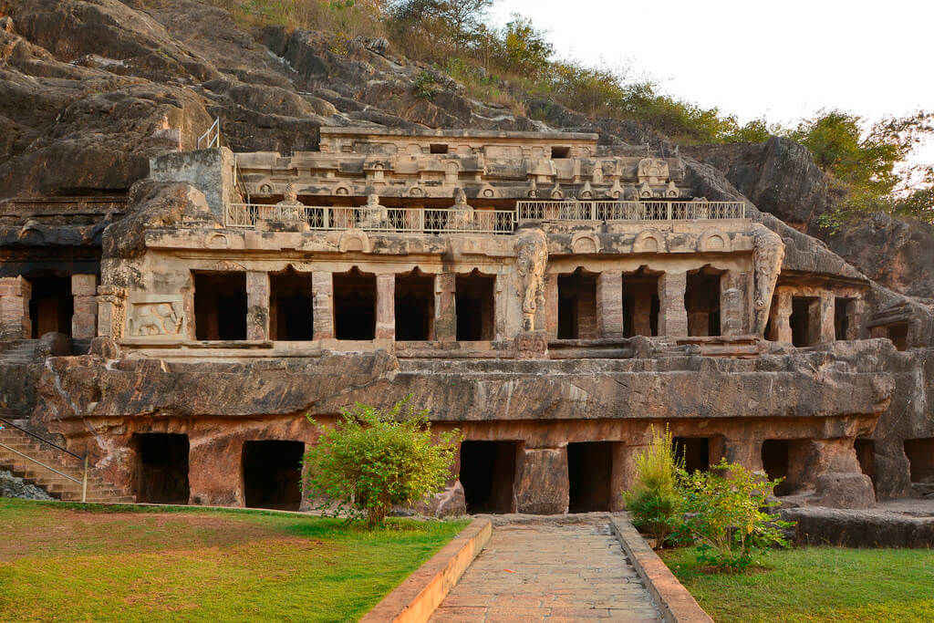 Undavalli Caves: A Journey into the Past, 
best places to visit in vijayawada 2024